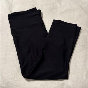 Old Navy Active High-Rise Crop Leggings in Black